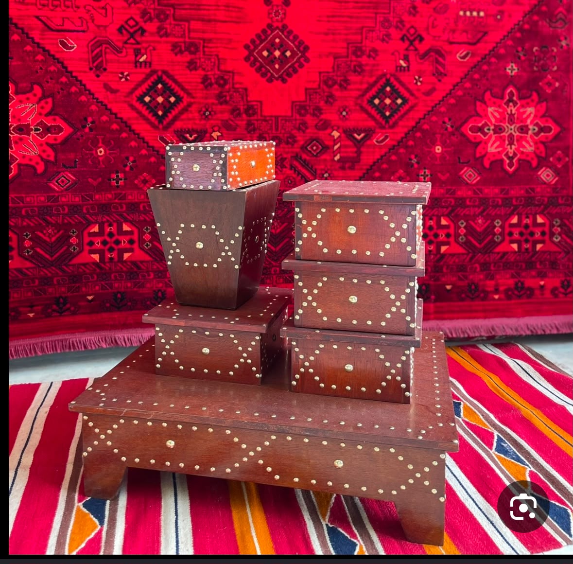 طاولات تراثيه 80*80 مع الطقم كامل