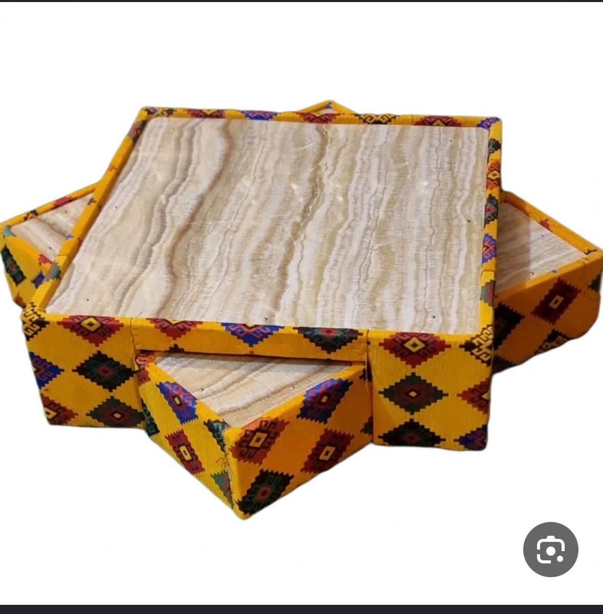 طاولات تراثيه 60*60 مع الطقم كامل